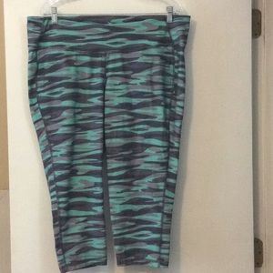 Old Navy Active Go Dry Capris